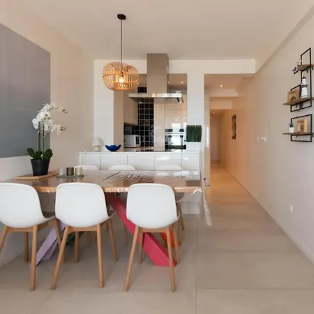 In With Stunning Sea View شقة *