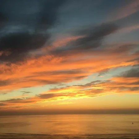 In With Stunning Sea View شقة *